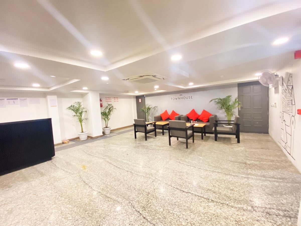 Hotel Golden Saffron By Qotel-Punjabi Bagh Nuova Delhi Esterno foto