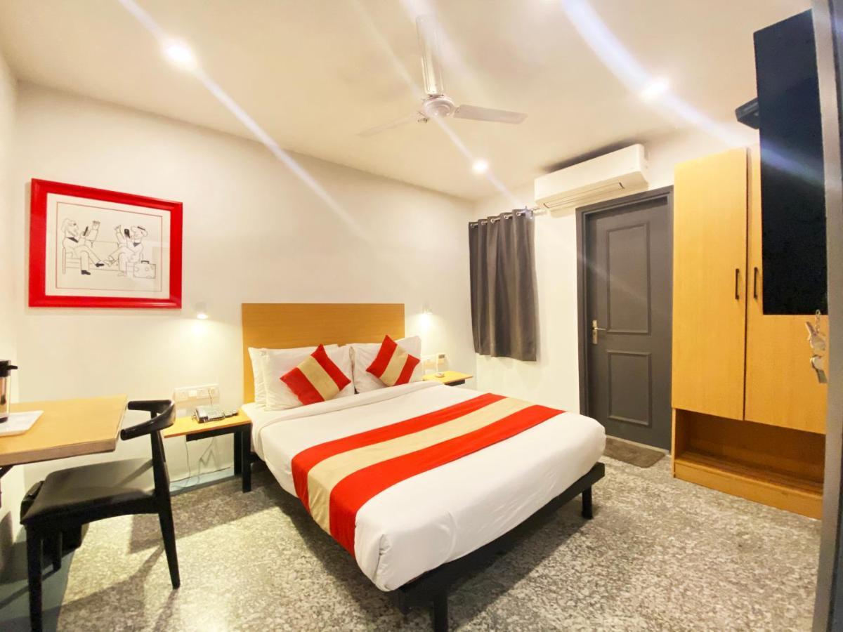 Hotel Golden Saffron By Qotel-Punjabi Bagh Nuova Delhi Esterno foto