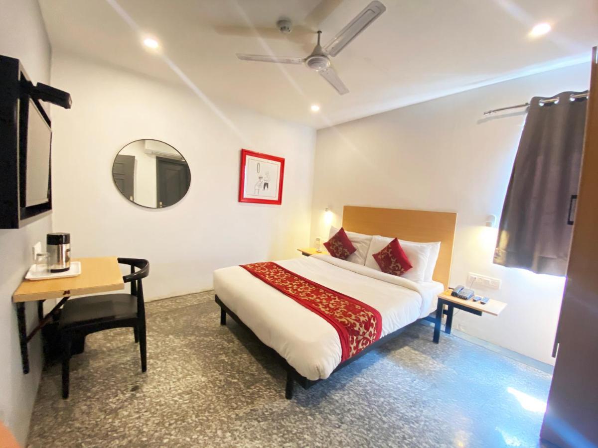 Hotel Golden Saffron By Qotel-Punjabi Bagh Nuova Delhi Esterno foto
