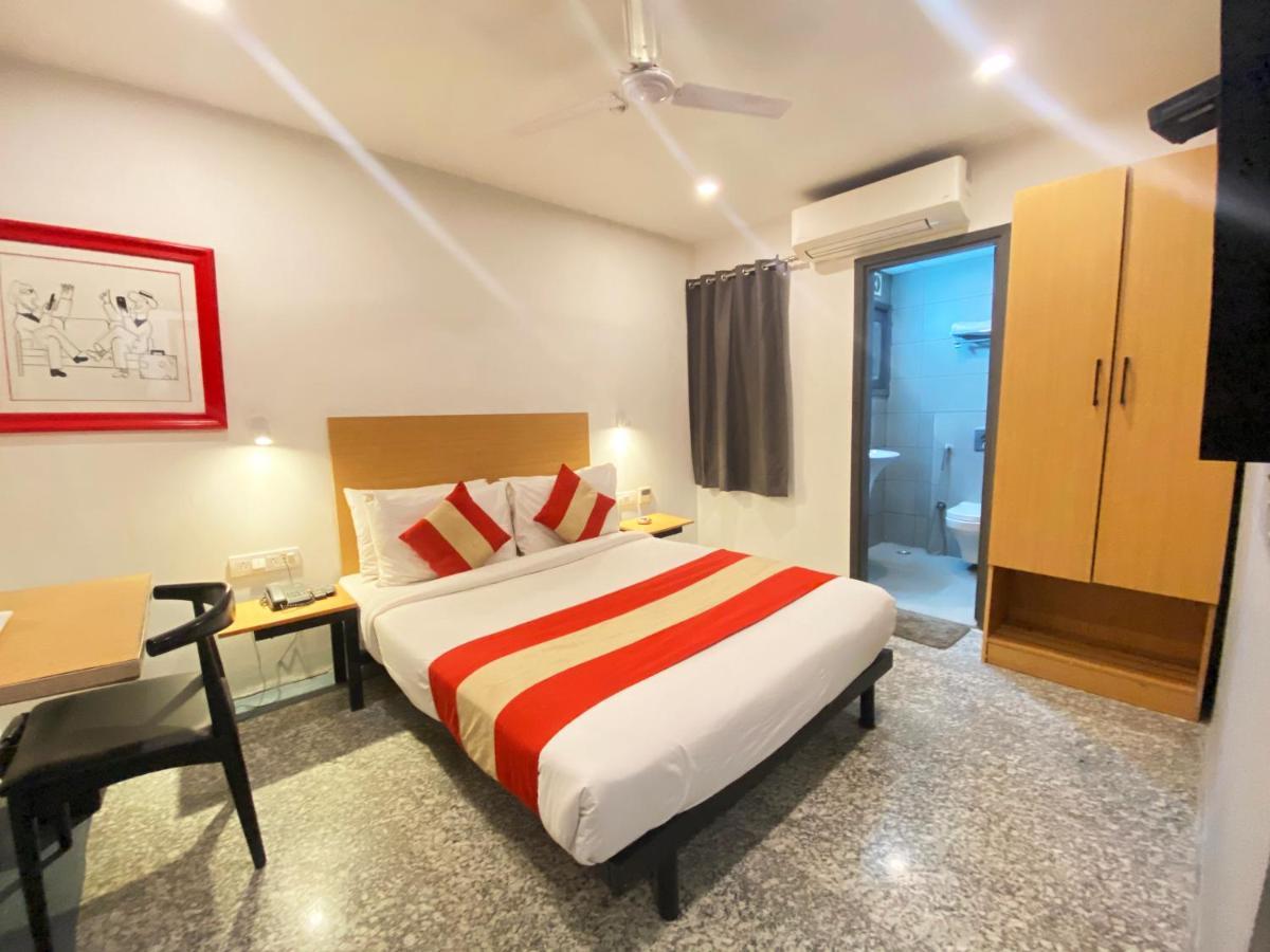 Hotel Golden Saffron By Qotel-Punjabi Bagh Nuova Delhi Esterno foto