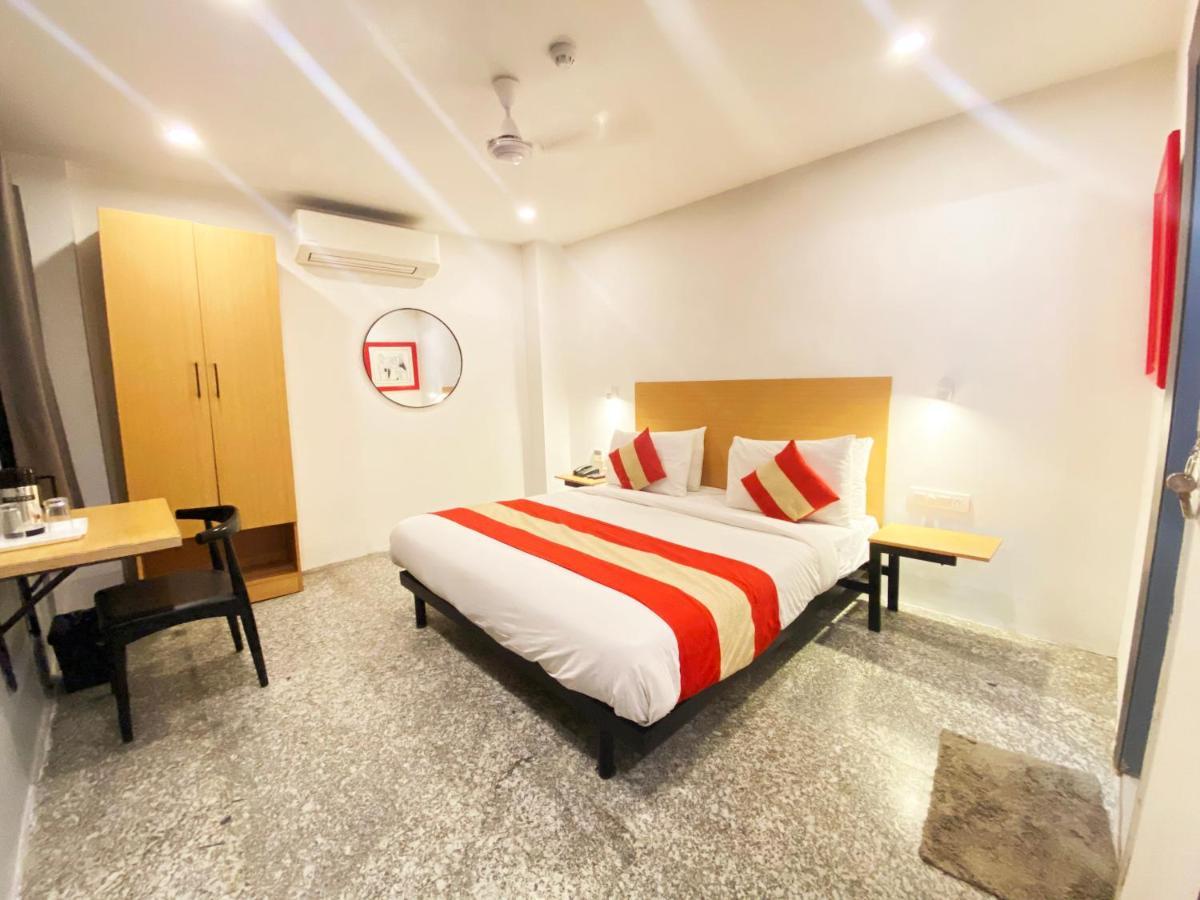 Hotel Golden Saffron By Qotel-Punjabi Bagh Nuova Delhi Esterno foto