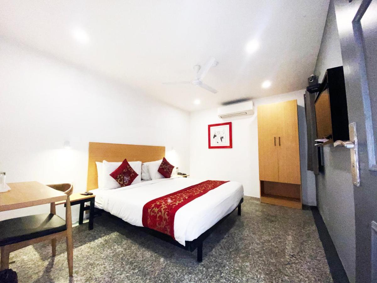 Hotel Golden Saffron By Qotel-Punjabi Bagh Nuova Delhi Esterno foto