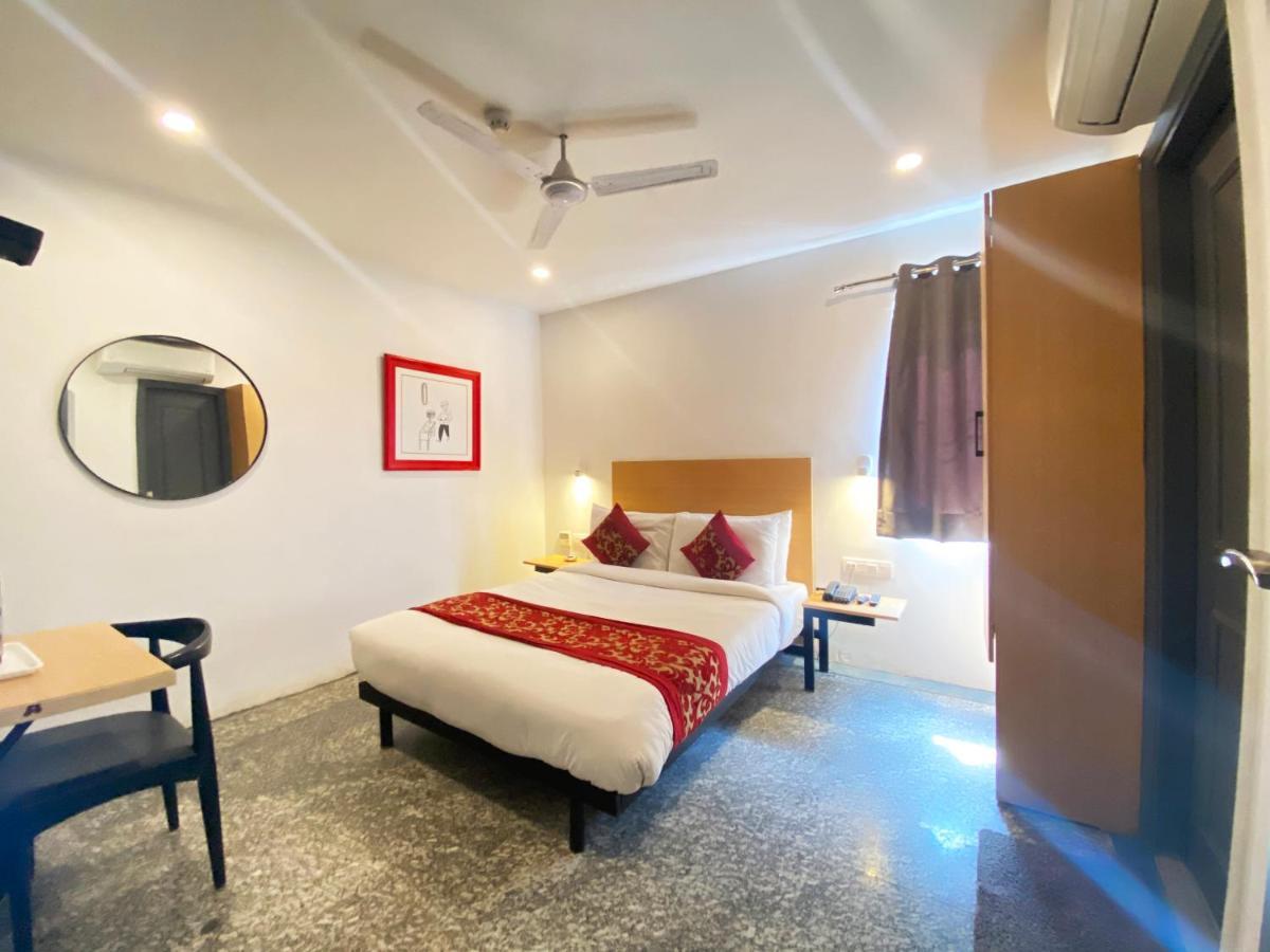 Hotel Golden Saffron By Qotel-Punjabi Bagh Nuova Delhi Esterno foto
