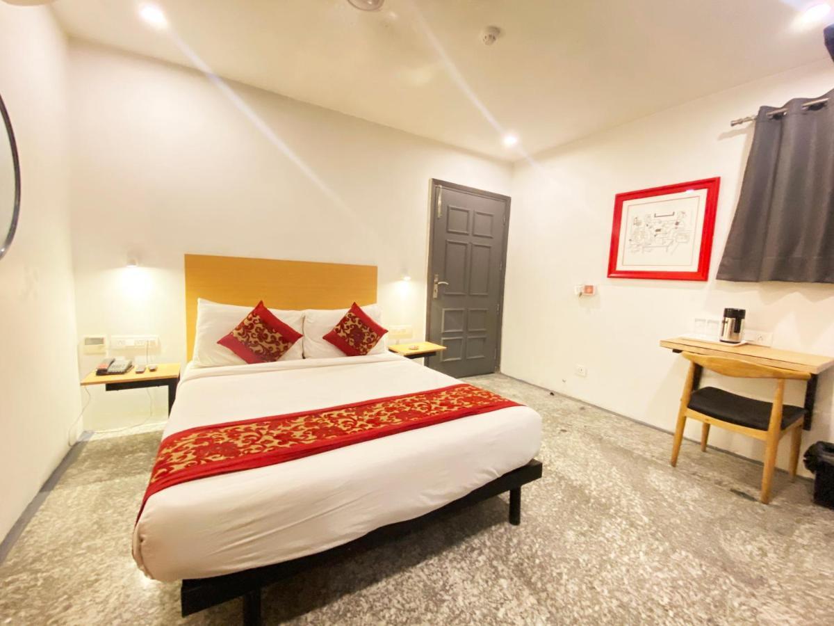 Hotel Golden Saffron By Qotel-Punjabi Bagh Nuova Delhi Esterno foto