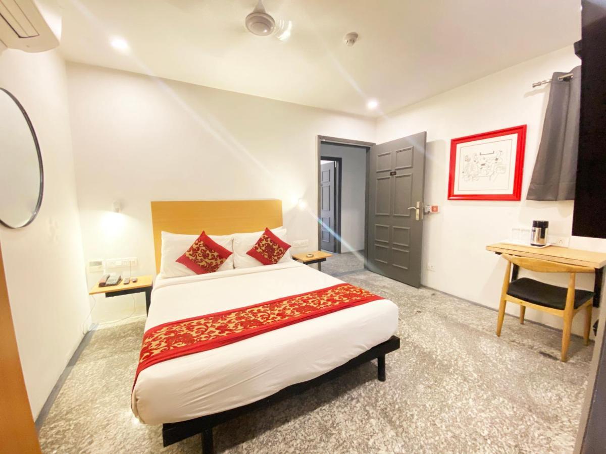 Hotel Golden Saffron By Qotel-Punjabi Bagh Nuova Delhi Esterno foto