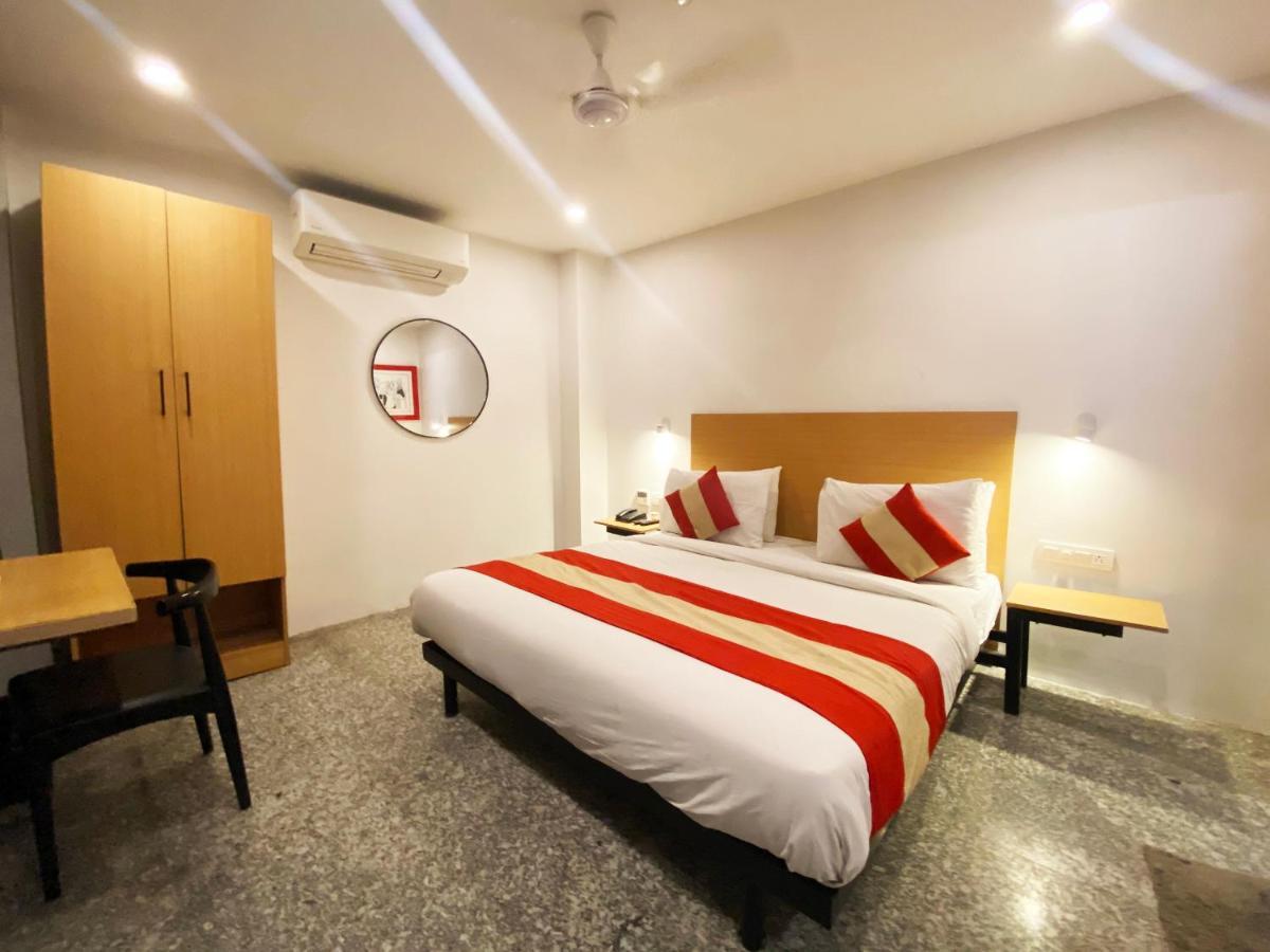 Hotel Golden Saffron By Qotel-Punjabi Bagh Nuova Delhi Esterno foto