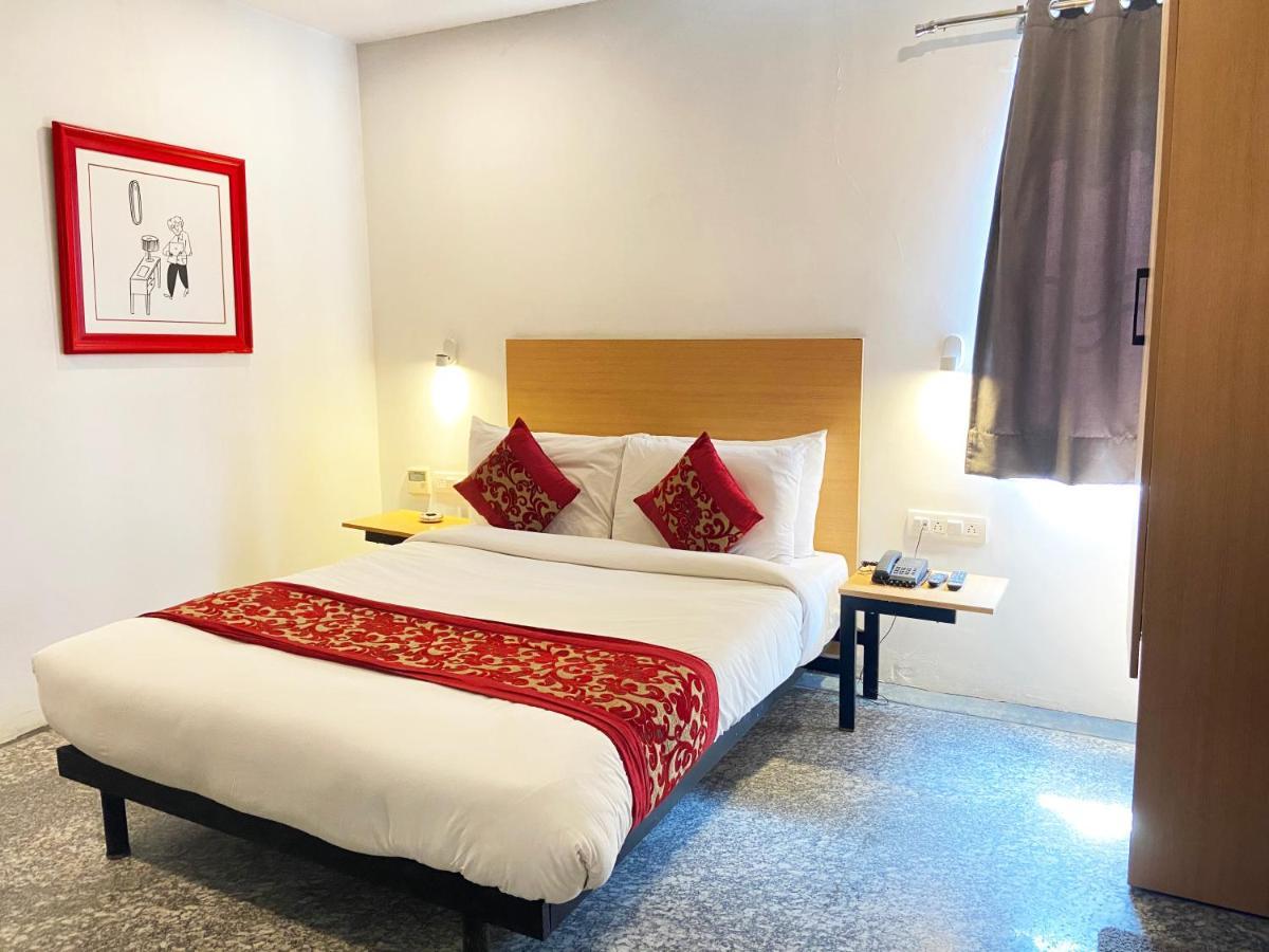 Hotel Golden Saffron By Qotel-Punjabi Bagh Nuova Delhi Esterno foto