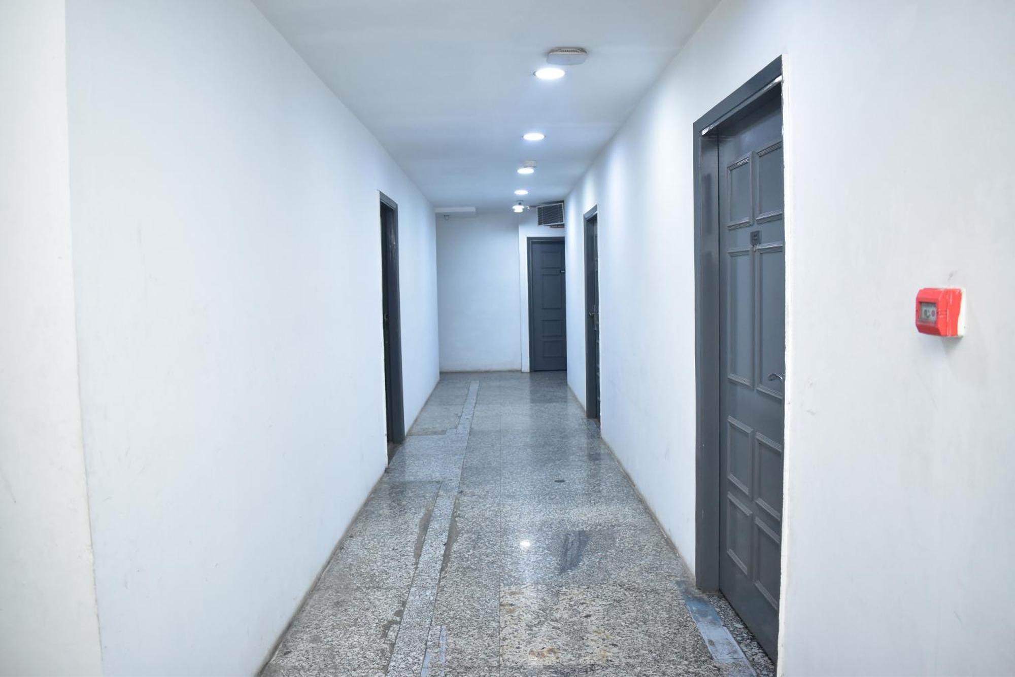 Hotel Golden Saffron By Qotel-Punjabi Bagh Nuova Delhi Esterno foto