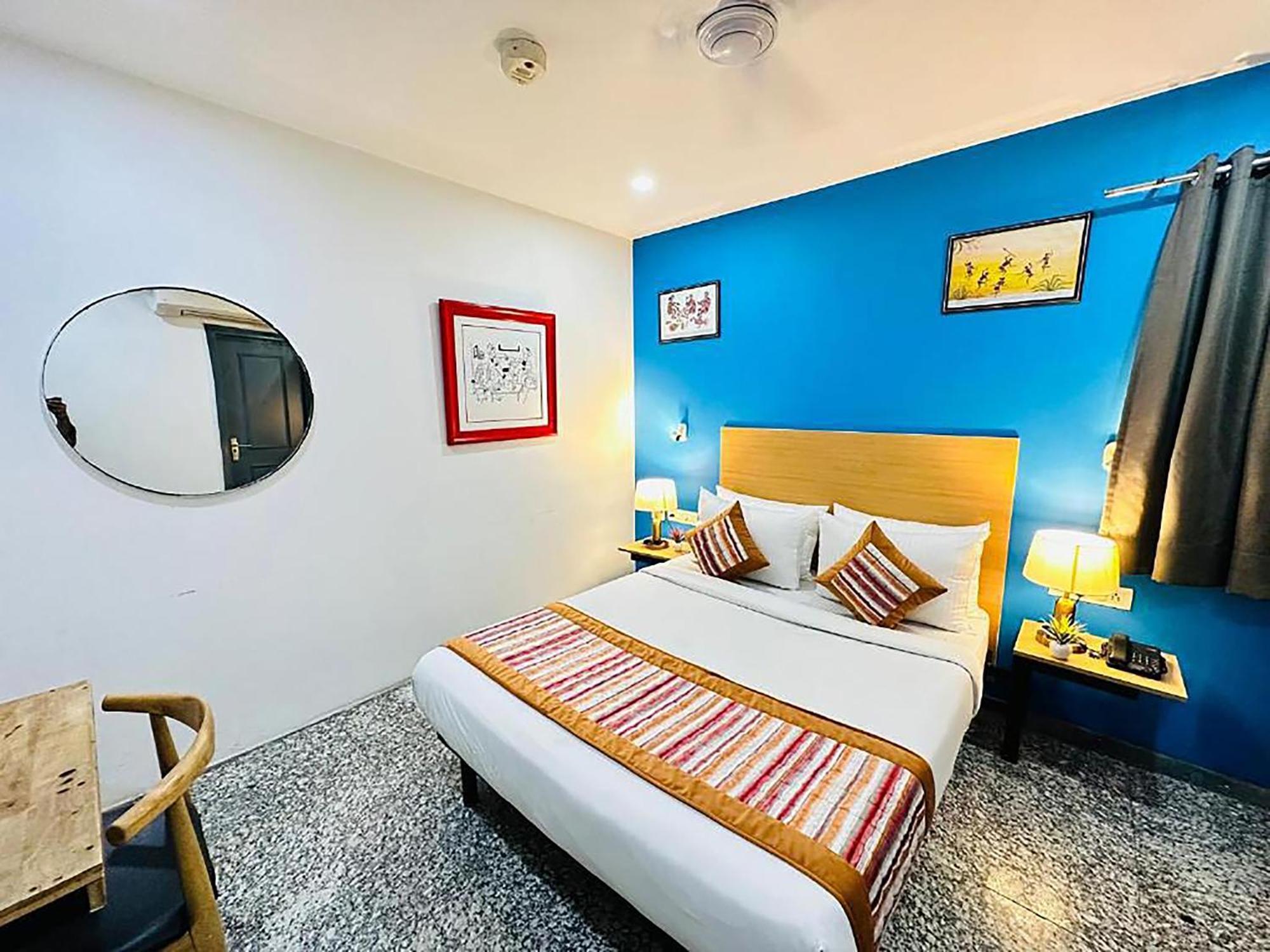 Hotel Golden Saffron By Qotel-Punjabi Bagh Nuova Delhi Esterno foto
