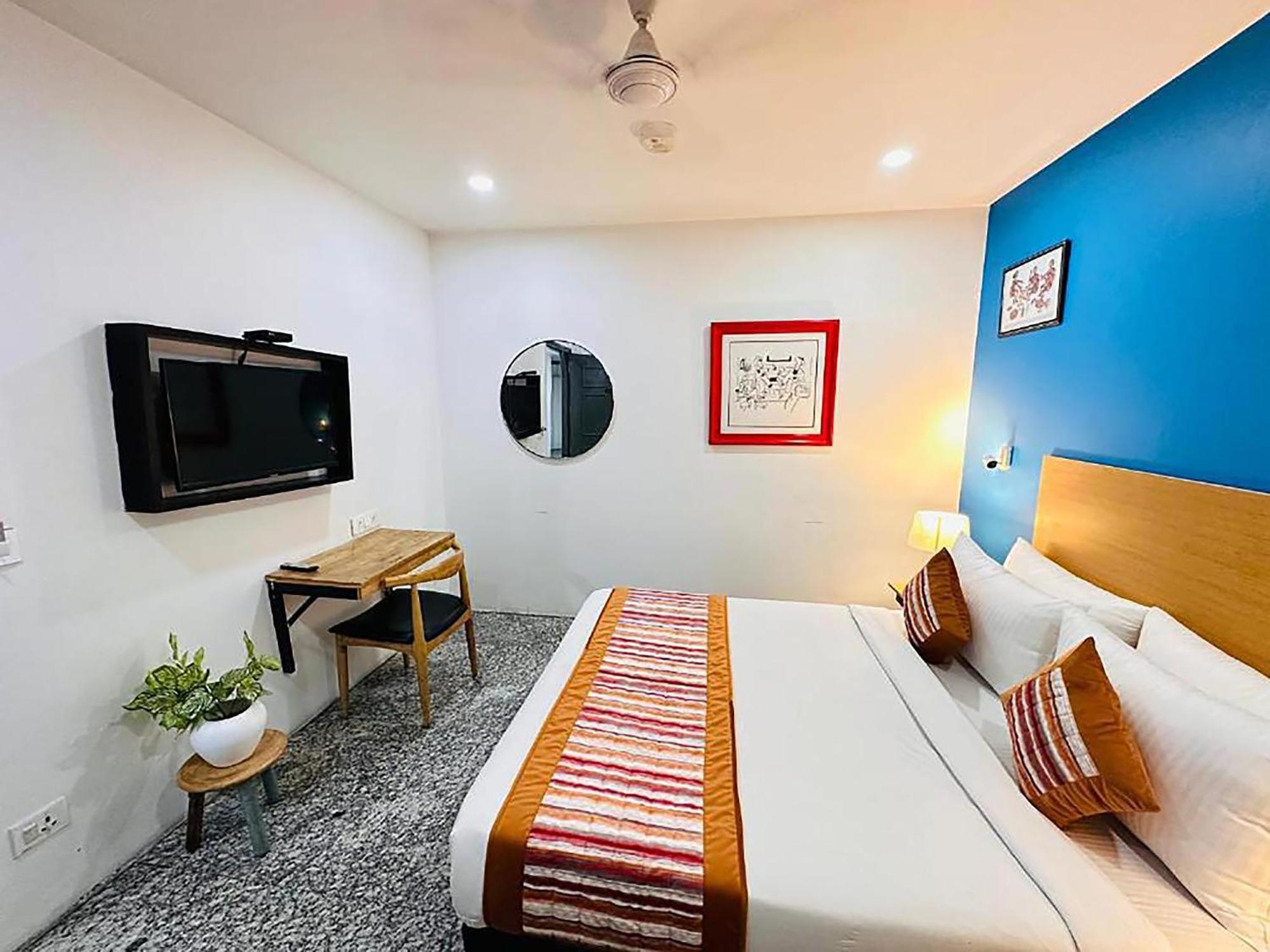 Hotel Golden Saffron By Qotel-Punjabi Bagh Nuova Delhi Esterno foto